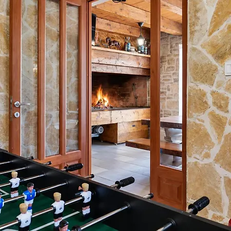 Cozy In With Private Swimming Pool, Be Inside Or Outside Dom wakacyjny Maslenica